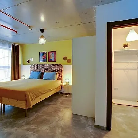 Creek Hotel