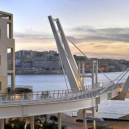 Hotel Creek Sliema
